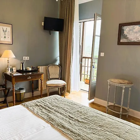 Logis Beau Site Hotel 3*