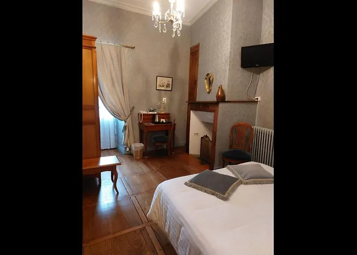 فندق Logis Beau Site