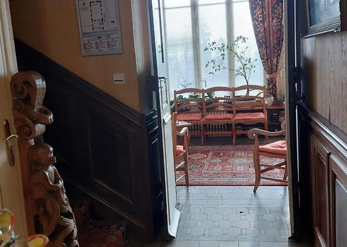 فندق Logis Beau Site 3*