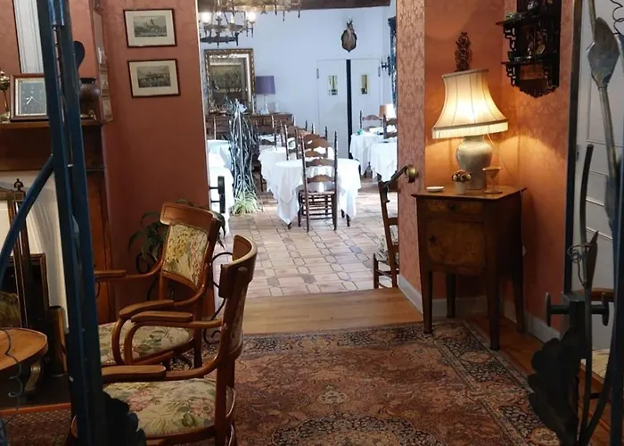 Logis Beau Site فندق