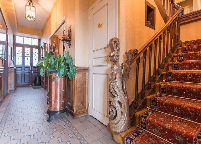 فندق Logis Beau Site 3*