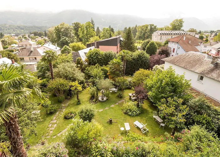 Logis Beau Site فندق